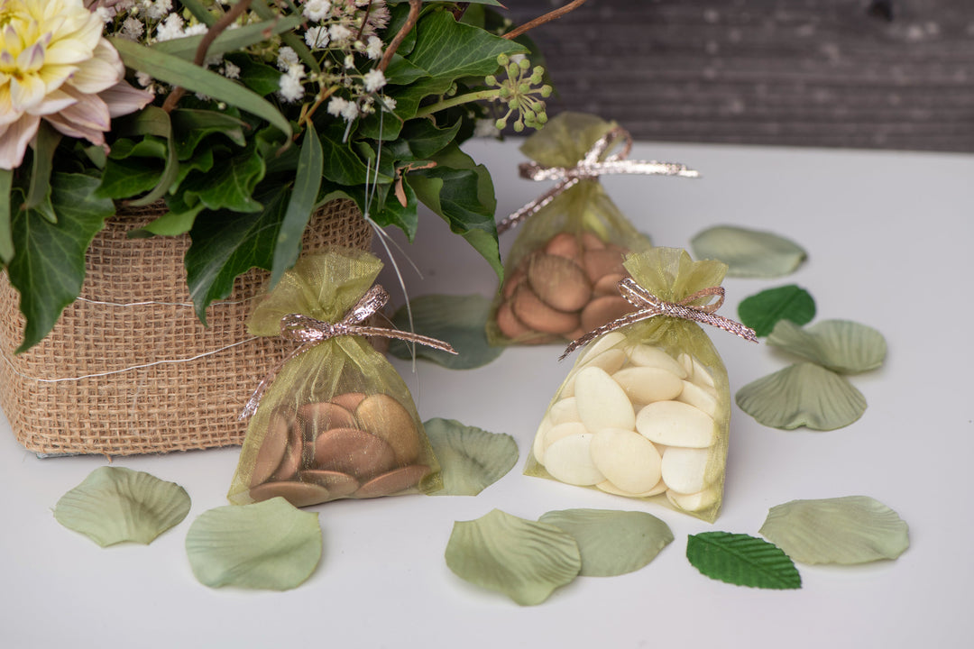 Set de 100 Pétales Blanches Élégantes pour Fêtes - Qualité Supérieure pour Anniversaires Chic