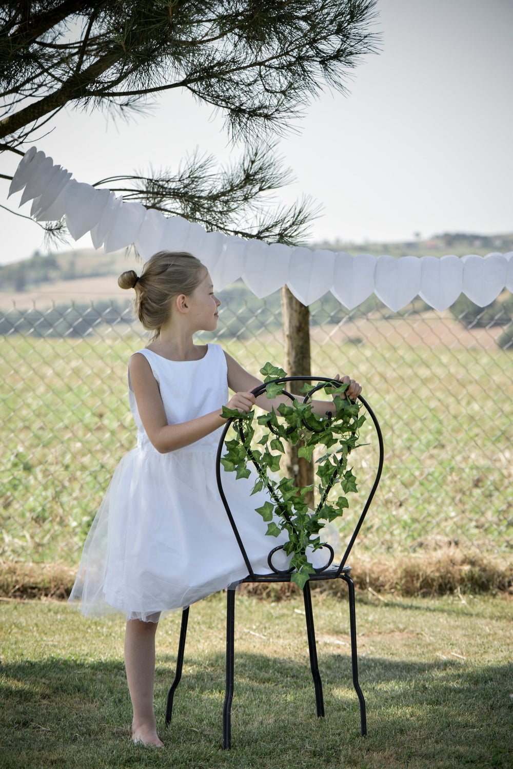 Luxe Green Ivy Foliage - Elevate Your Birthday Party with Elegant, Trend-Setting Decor