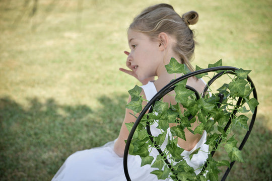 Luxe Green Ivy Foliage - Elevate Your Birthday Party with Elegant, Trend-Setting Decor