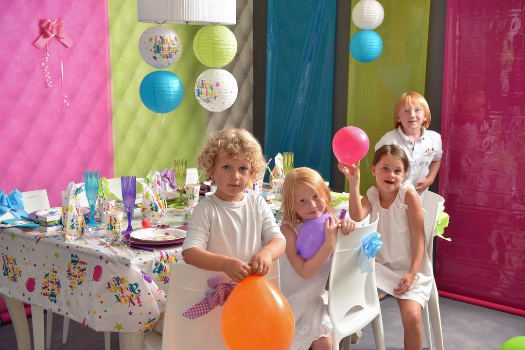 Showcase Your Style with Trendsetting Multicolor Birthday Tablecloth – Elegantly Festive!