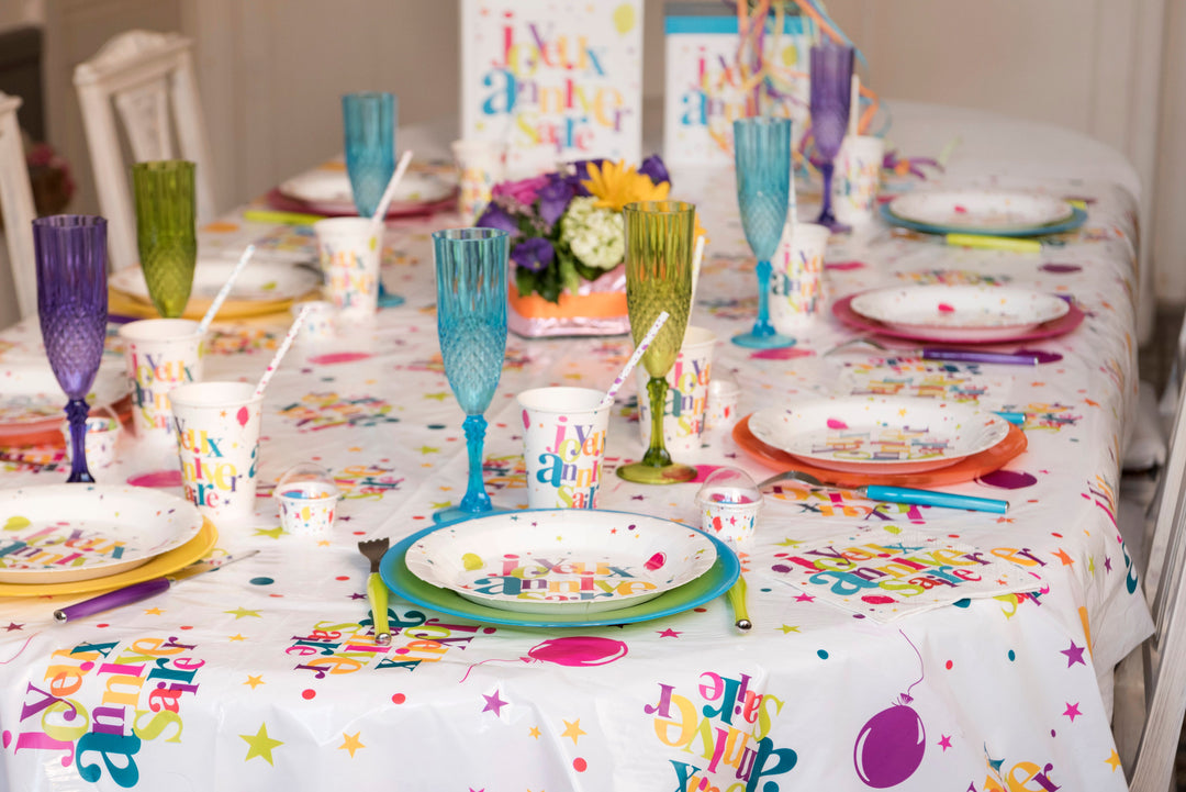 Showcase Your Style with Trendsetting Multicolor Birthday Tablecloth – Elegantly Festive!