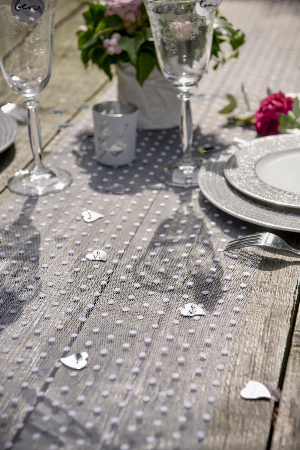 Chic Chemin de Table à Pois Blancs: Fournitures de Fête Essentielles pour Anniversaires Élégants