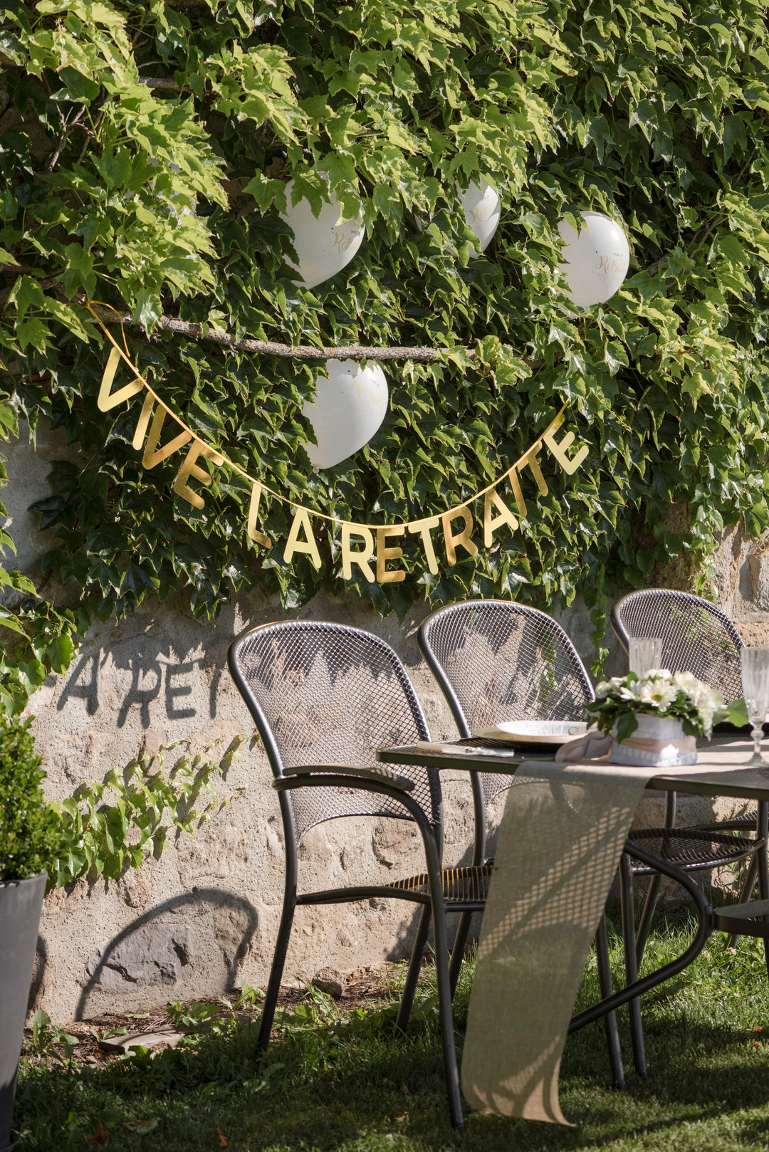 Elegant Retirement Party Banner - Trendsetting Gold Aesthetics for a Memorable Farewell