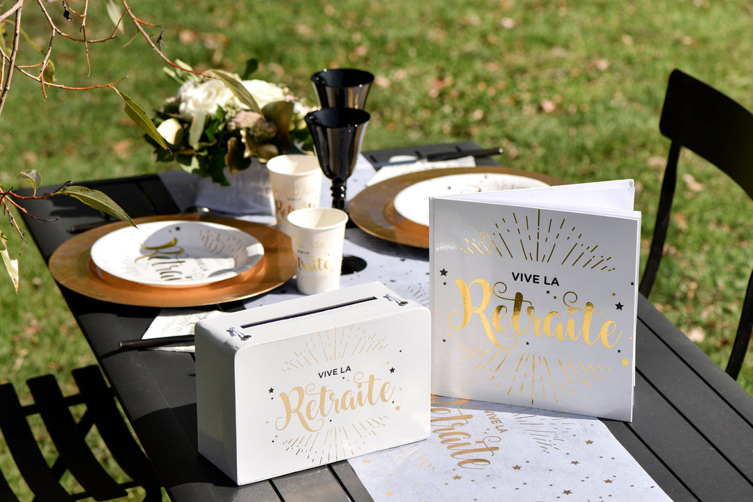 Elegant White Metallic Retirement Guestbook: A Stylish Keepsake for Fond Memories