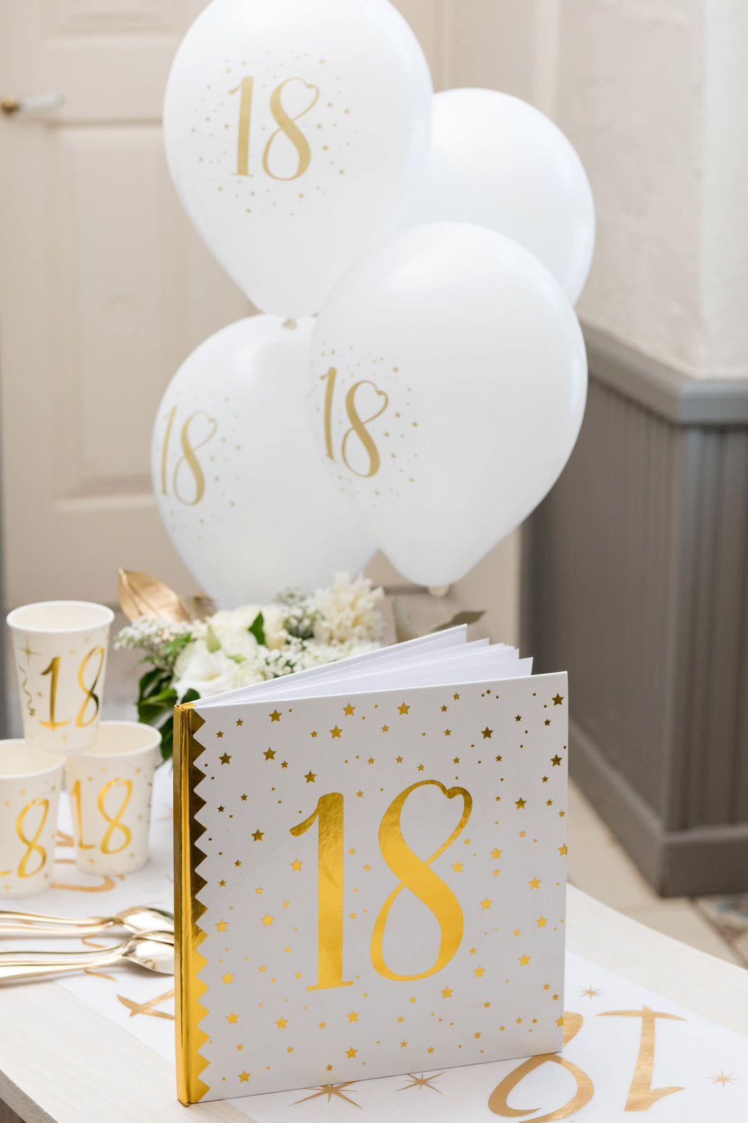 Chic 80th Birthday Metallic Gold Guestbook - Elegant Keepsake for Unforgettable Moments