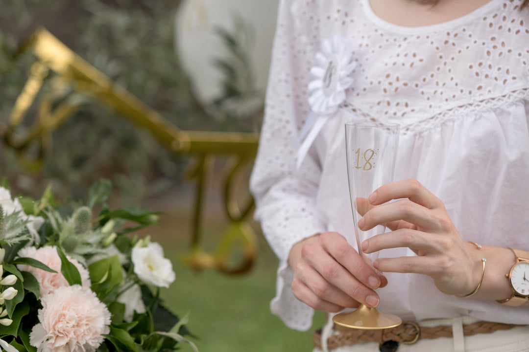 Glitz 'n Glam 18th Birthday Gold Flute Champagne: Stylish Elegance for Trend-Setting Celebrations
