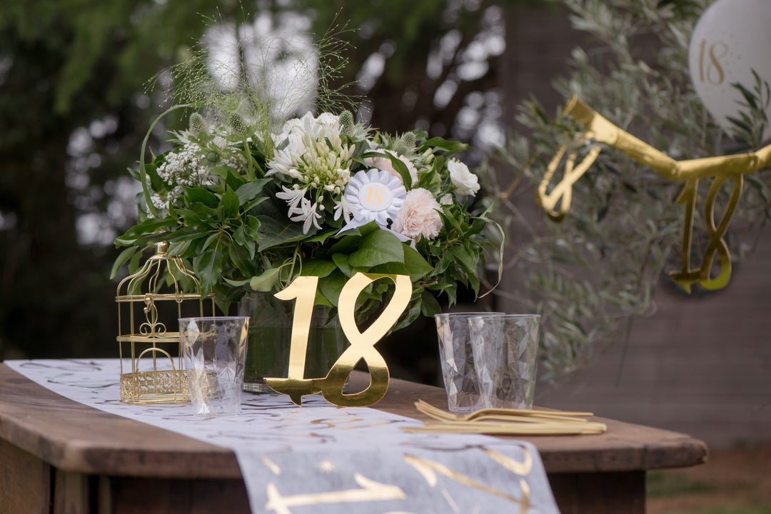 Stunning Gold Large Confetti Set for 20th Birthday – Chic Party Supplies Elevate Your Celebration
