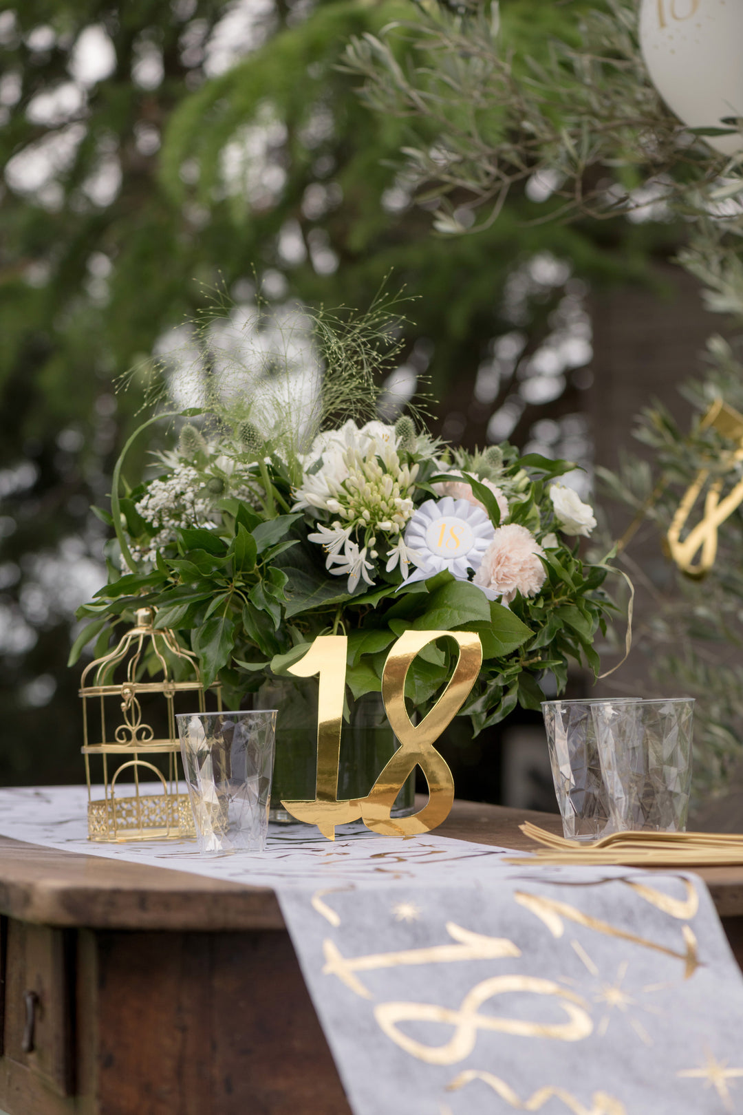 Deluxe Gold Confetti for Perfect 70th Birthday Bash - Party's Enduring Sophistication!