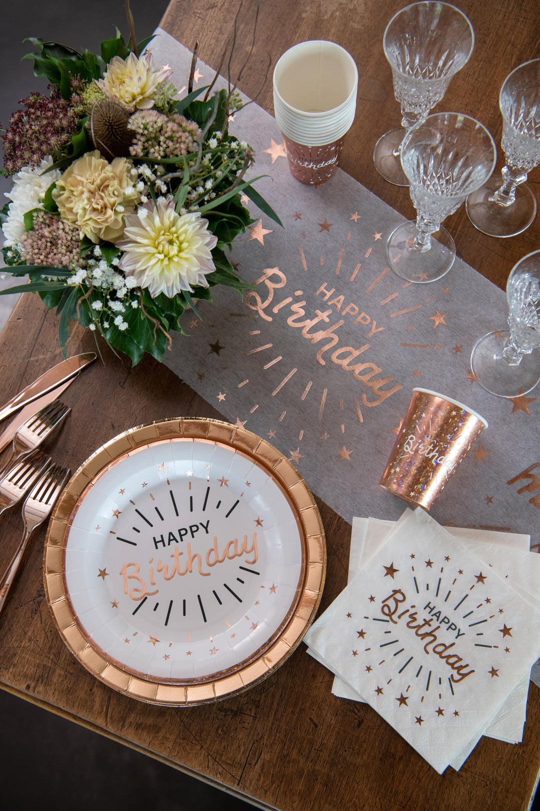 Stylish Birthday Bash: Trend-Setting Gold Paper Cups for Elegant Celebrations