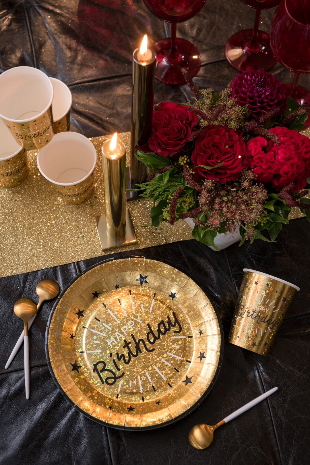 Stylish Birthday Bash: Trend-Setting Gold Paper Cups for Elegant Celebrations