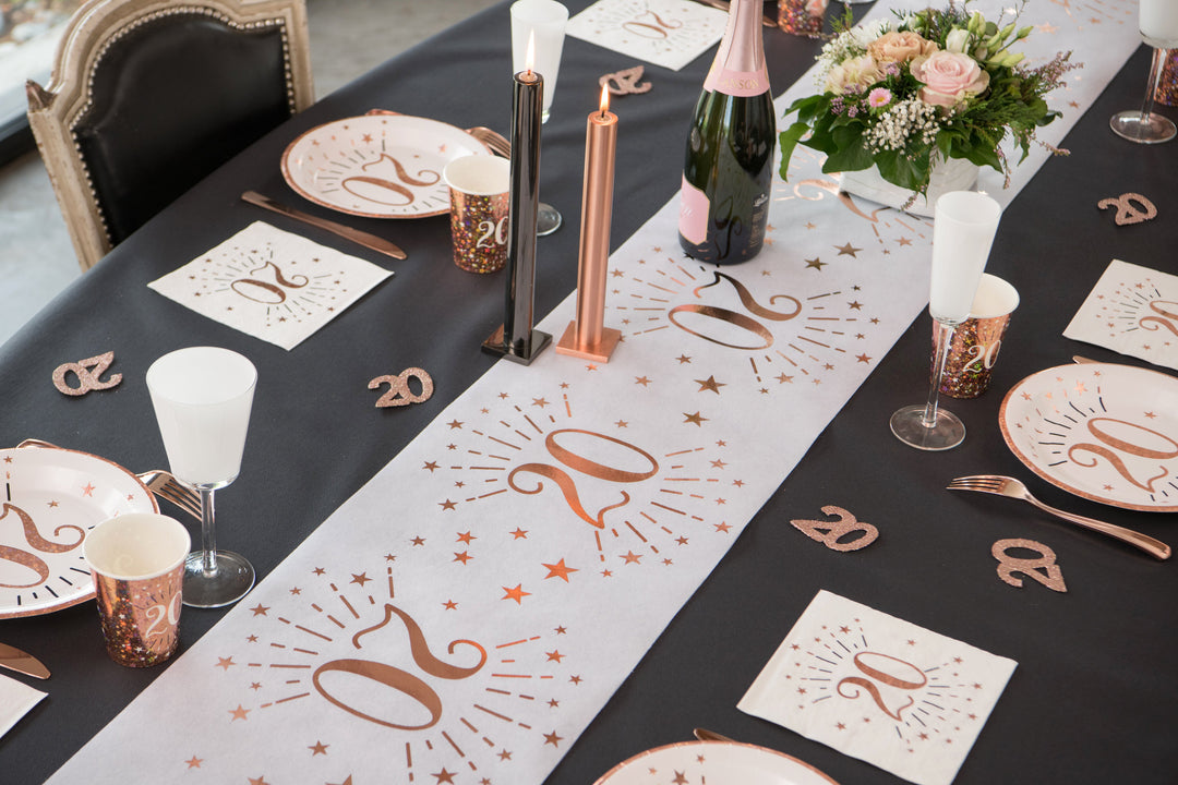 Élégant Chemin de Table Or Rose pour Célébration de 20ème Anniversaire - Rehaussez votre Décor de Fête avec Elégance