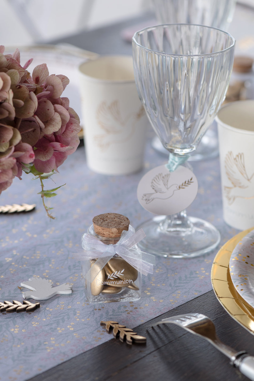 Élevez Votre Première Communion avec un Élégant Bocal en Verre Carré pour une Présentation de Fête Tendance