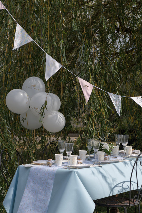 Première Communion Elégance: Bannière Multicolore Tendance - Faites une Impression Durable!