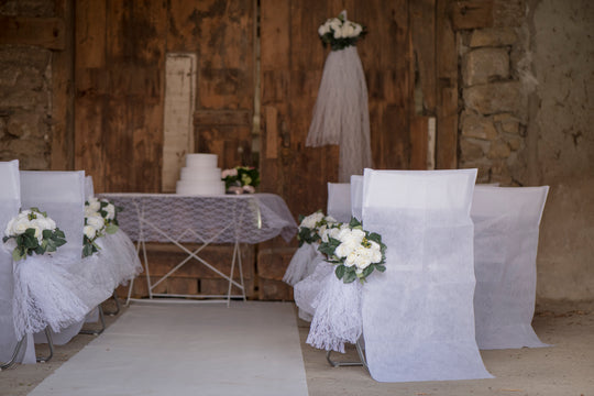 Stylish White Lace Tablecloth - Perfect for Elegant Birthday Festivities