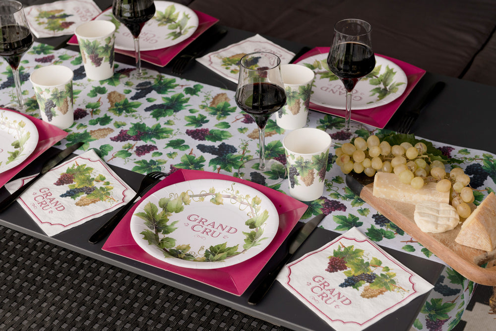 Réhaussez la Déco de Fête - Nappe de Table Viticole Vibrante pour une Élégance Tendance